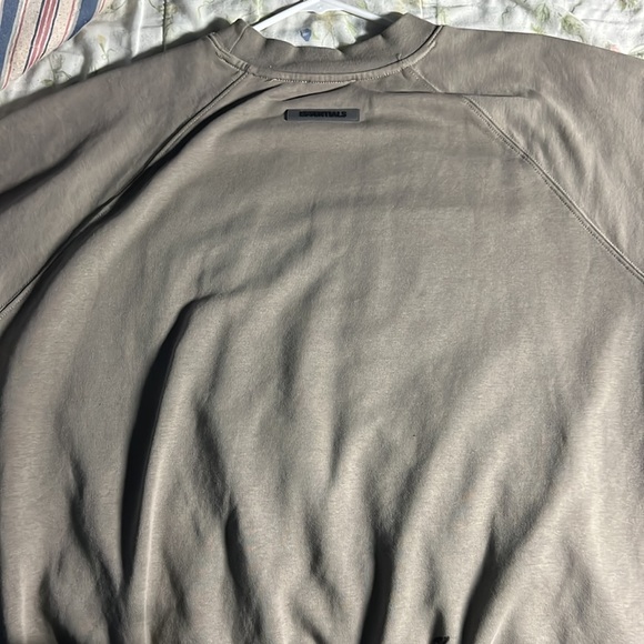 Essentials Sweatshirt - Picture 4 of 4